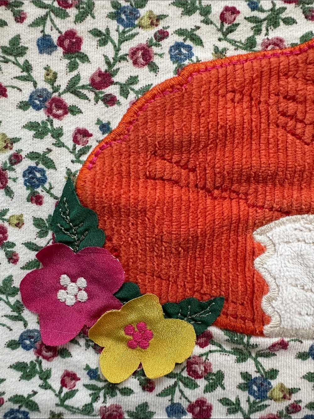 Mini Boden Cream Floral Long-Sleeve Tee with Orange Fox Applique - Picture 7 of 9